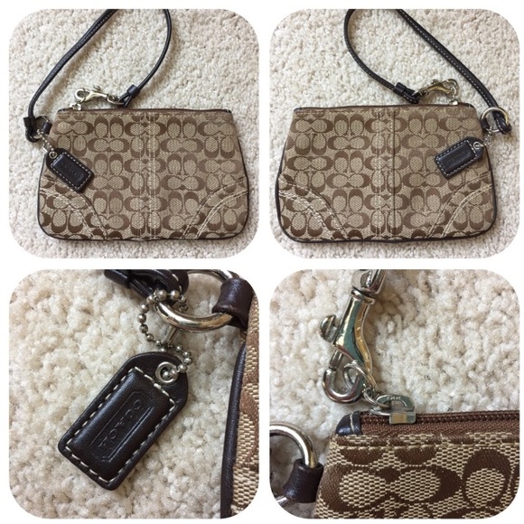 Coach Handbags - Coach Wristlet